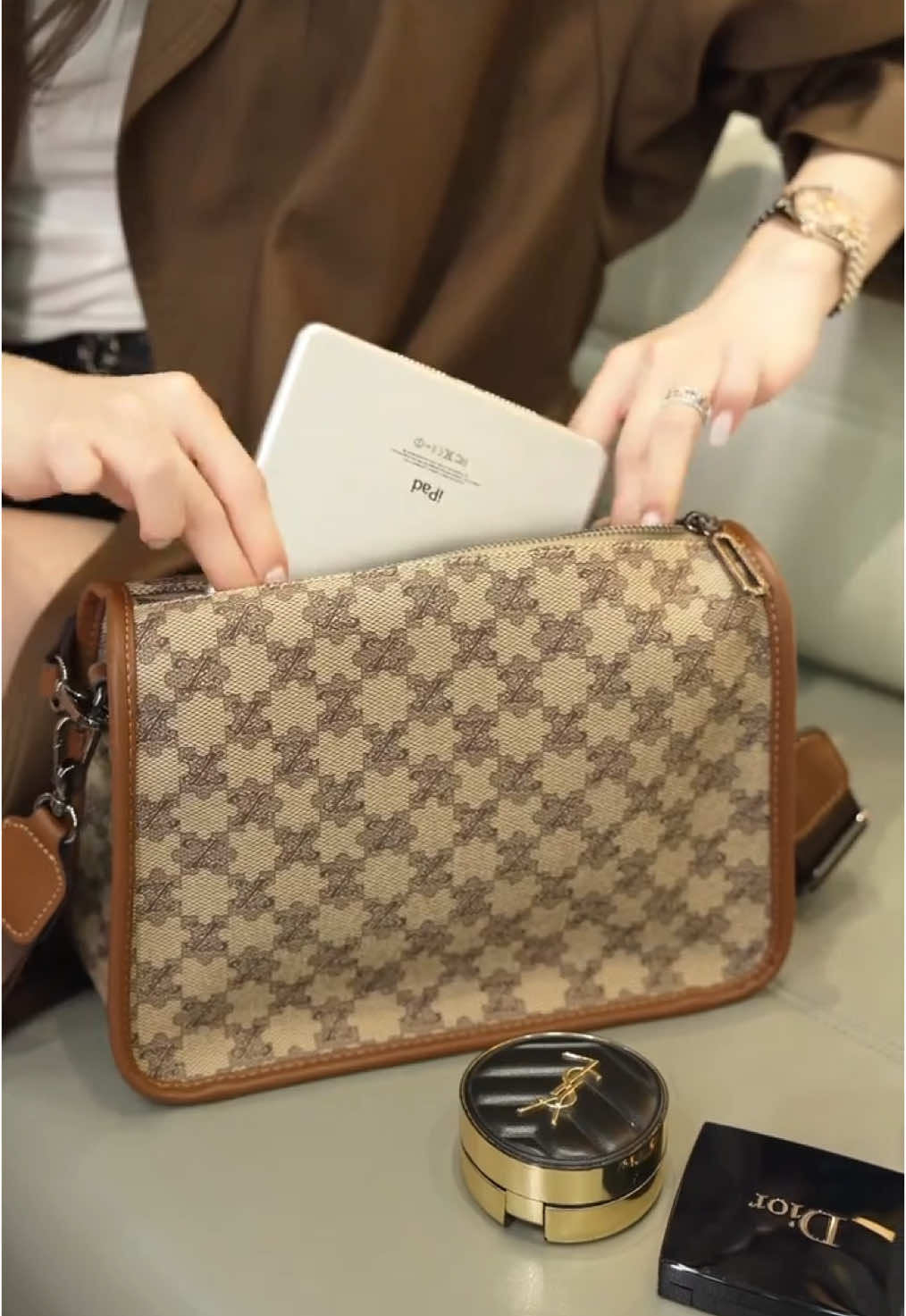 #tiktoklive #handbag #handbag #denifor #amyluxurybags 