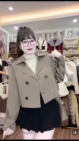 Áo khoác măng tô dáng ngắn xinh lắm xịn nha #thoitrangnu #setdoxinh #aokhoac #aokhoacnu 