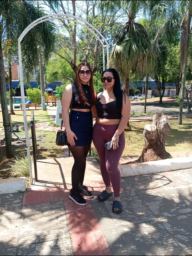 hoy es el aniversario de mi bb 🥹🫂ella es mi hija la más pequeña cuando nació me dijeron que solo un milagro de Dios la podía salvar 😔🥹🙌saben porque ella nació de 8 meses y mi hija es un vivo milagro de que Dios si existe ella está hoy conmigo y con vida y salud 🙌🥹🥰🤗primeramente Ami se Jesucristo amén gracias mi Dios por estos 17 años que me has permitido cuidar y ver crecer Ami hija te amo hija con todo mi corazón ❤️🫂🥹🇻🇪🇧🇷