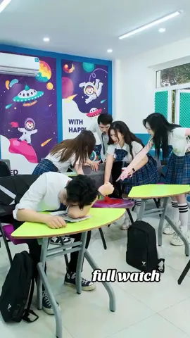 #schoolcrush #cutecouple #linhchihihihi_ #linhchihihine #linhchihihine #messyclassroom #linhchihihine #lilymeow #lilymiumiu 