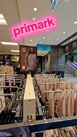 “Winter look from Primark ❄️💙 لوك شتوي ناعم من بريمارك 🧶✨ سويتر ناعم ودافئ من Primark — cozy and stylish for winter vibes ❄️💙 إطلالة بسيطة لكن راقية، perfect for cold days and everyday looks  اختاري الدفء والأناقة في آن واحد — stay warm, stay fashionable 🛍️ تابعي القناة لتشوفي كل جديد من بريمارك كل أسبوع! 👀💫