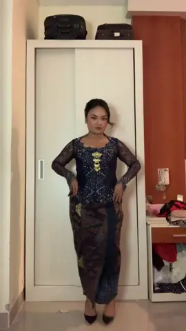 in loveee with my kebayaa 😍🥰💖 #kebaya #wisuda #unud #fypシ 