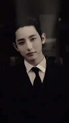 Hình ảnh nam chính cầu nguyện cho nữ chính trước phòng phẫu thuật là đây chứ đâu #leesoohyuk #李洙赫 #이수혁 #xuhuong #ngontinh 