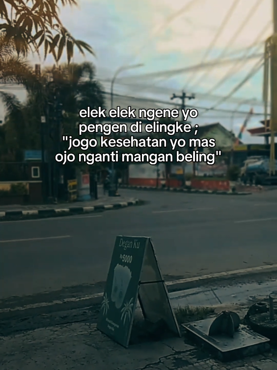 🌙 Malam adem, waktunya ngedegan dulu biar makin chill~ Setelah seharian aktivitas, nikmatin Es Degan 5K atau cobain menu baru: ✨ Degan Kawis Kiss & Blackcurrant Coco Pop — cuma 7K aja! 📍Buka jam 16.00–22.00 Santai malammu ditemani segarnya Degan Ku Indonesia 🥥💜 #DeganKuIndonesia #MalamAdem #EsDegan5K #DeganKawisKiss #BlackcurrantCocoPop 