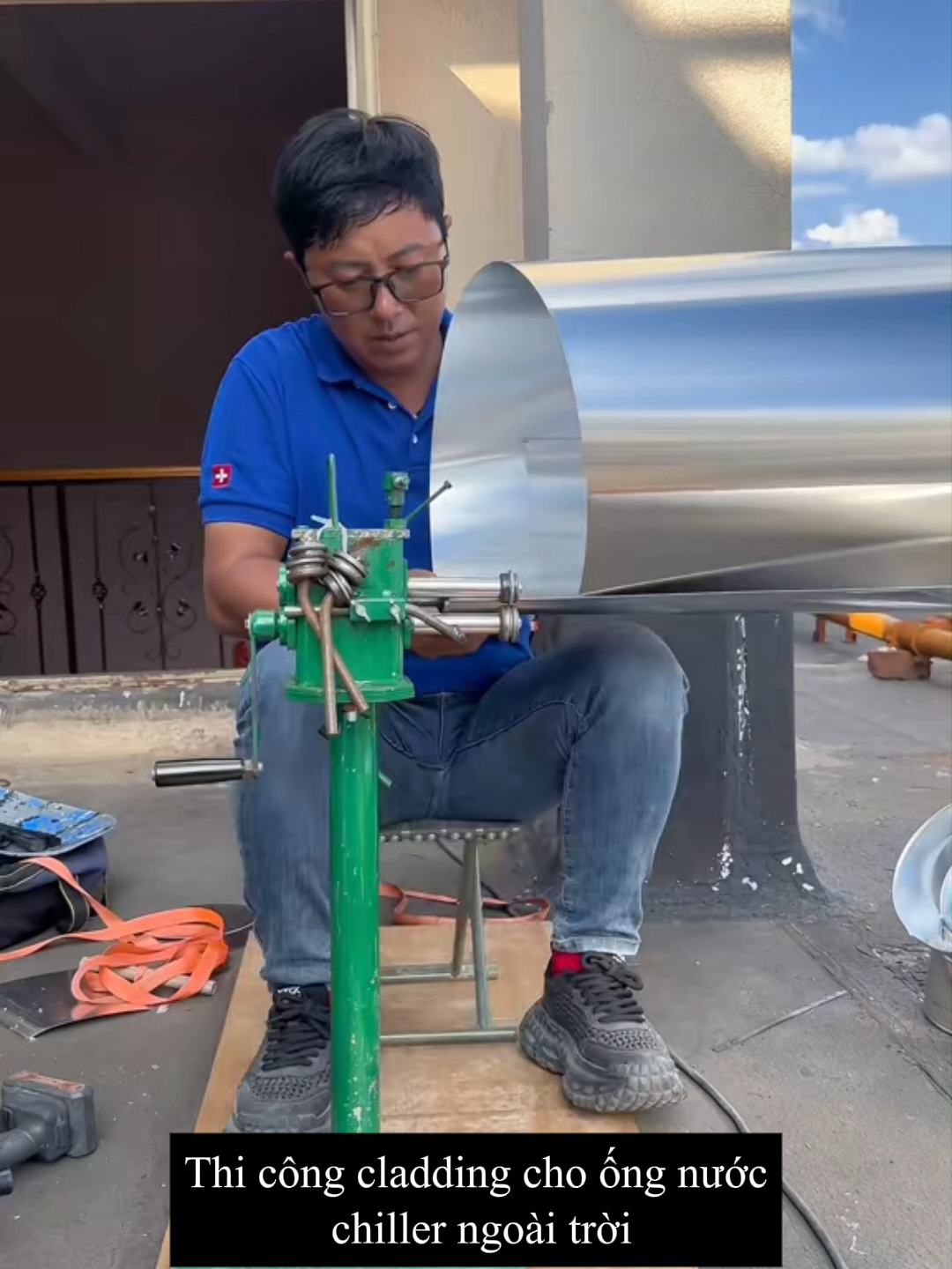 Bọc bảo ôn cho ống nước chiller  #baoonchiller #chiller #ongchiller