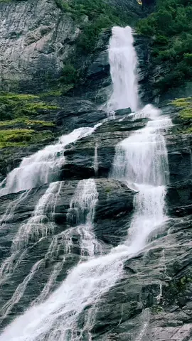 #Geirangerfjord_Norway🇧🇻 Mohamed Nuur Girig