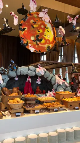 Thế giới nghỉ dưỡng, thể thao, giải trí với Caraworld. Sẵn sân golf, khách sạn, biệt thự, công viên, bờ biển bãi dài. Tới đây thêm công viên nước, casino, bến tàu Cruising shipping nữa sẽ tạo thành điểm đến mới của Cam ranh. Chào Caraworld 