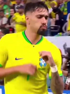 Paqueta got the rhythm in his boots 🔥💃 #lucaspaqueta #sambavibes #danceedit #fyp #footballtiktok 