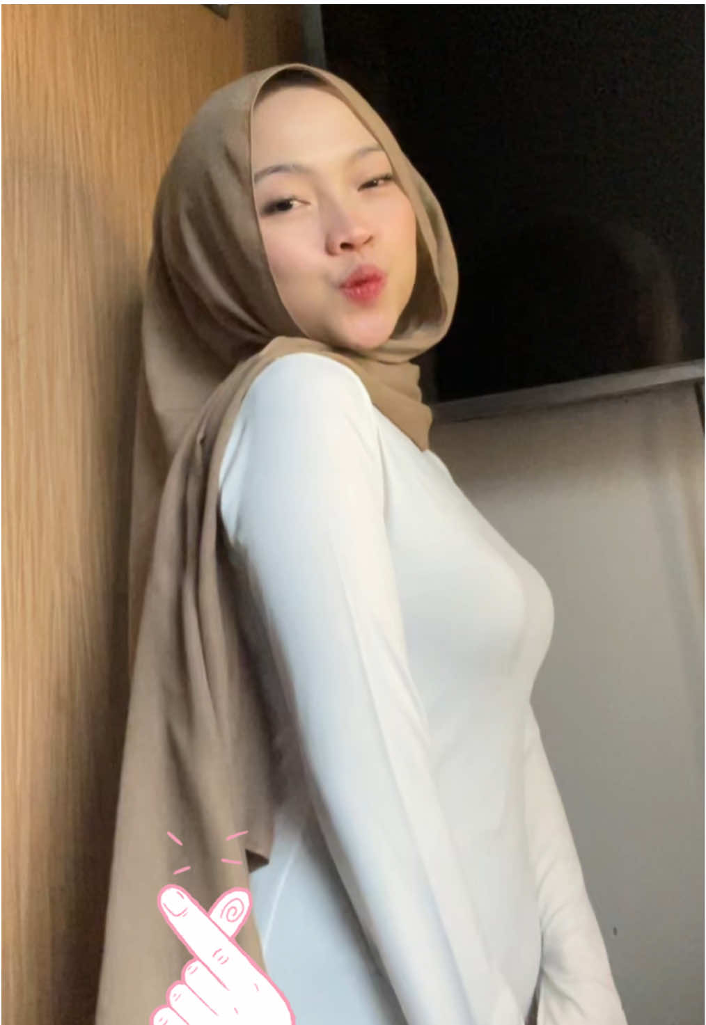 Timaci yang udah bilang aku umurnya 21/22 :)