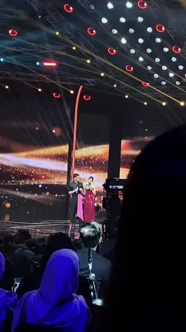 Harry dan aqeela nose lucu bangett 😂😂@Rina Nose Josscy @HV #sctvawards2025 #asmaragenz #rinanose #harryvaughan 