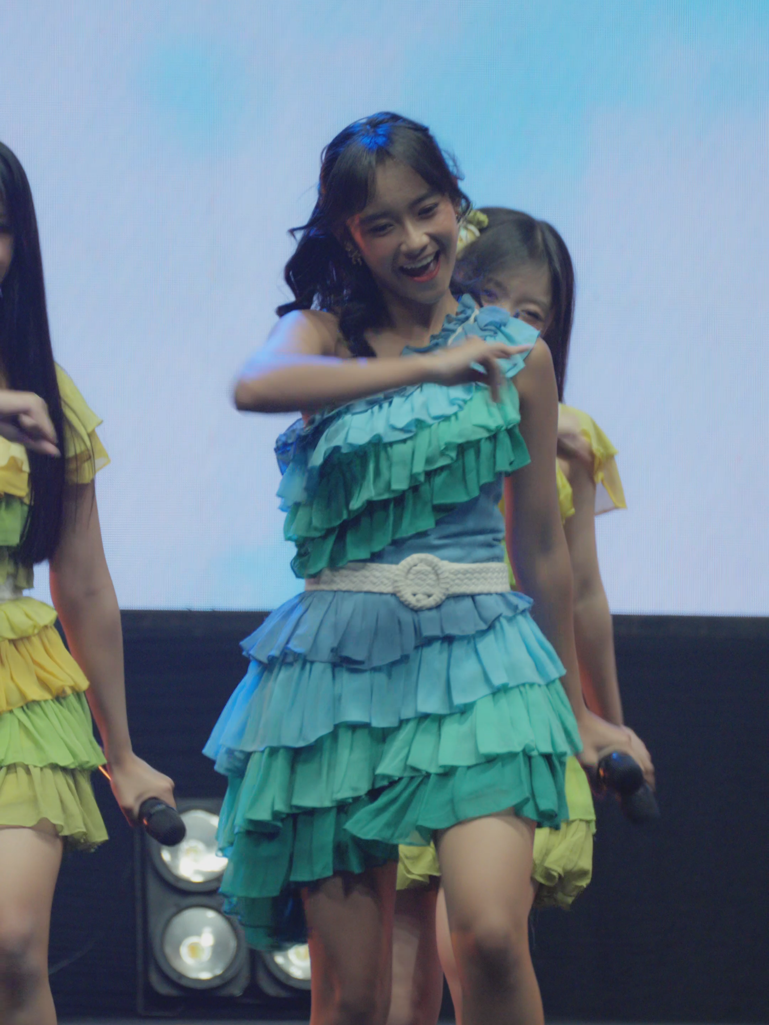 [FANCAM] @freyajkt48 @jkt48.official Manatsu no Sounds Good! -JKT48 at 