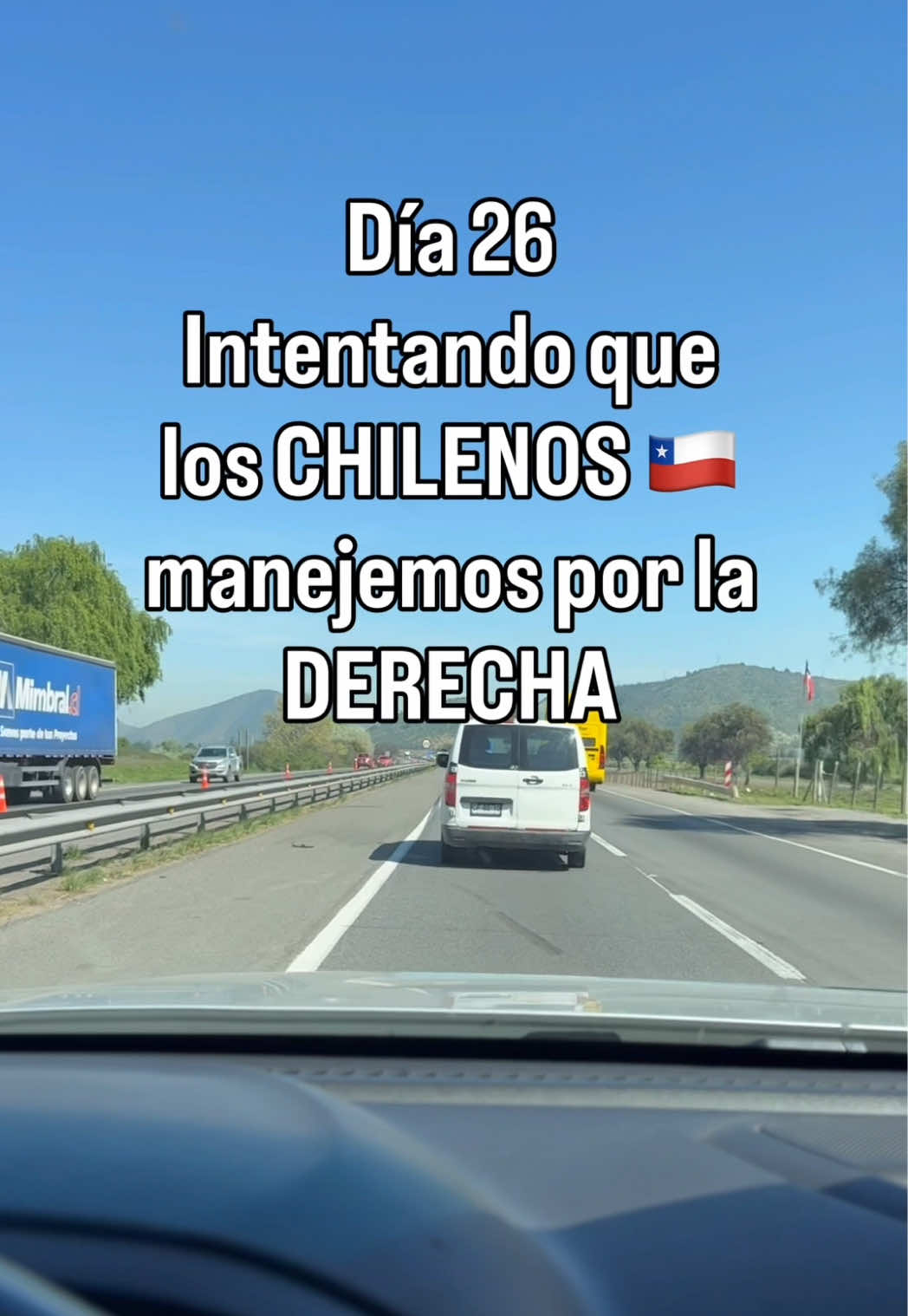 Por tu seguridad y fluidez de la autopista, circula por la derecha y usa la izquierda solo para sobrepasar. 