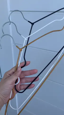 #affordablehanger #hangerwithrubber#stainlesssteelhanger 