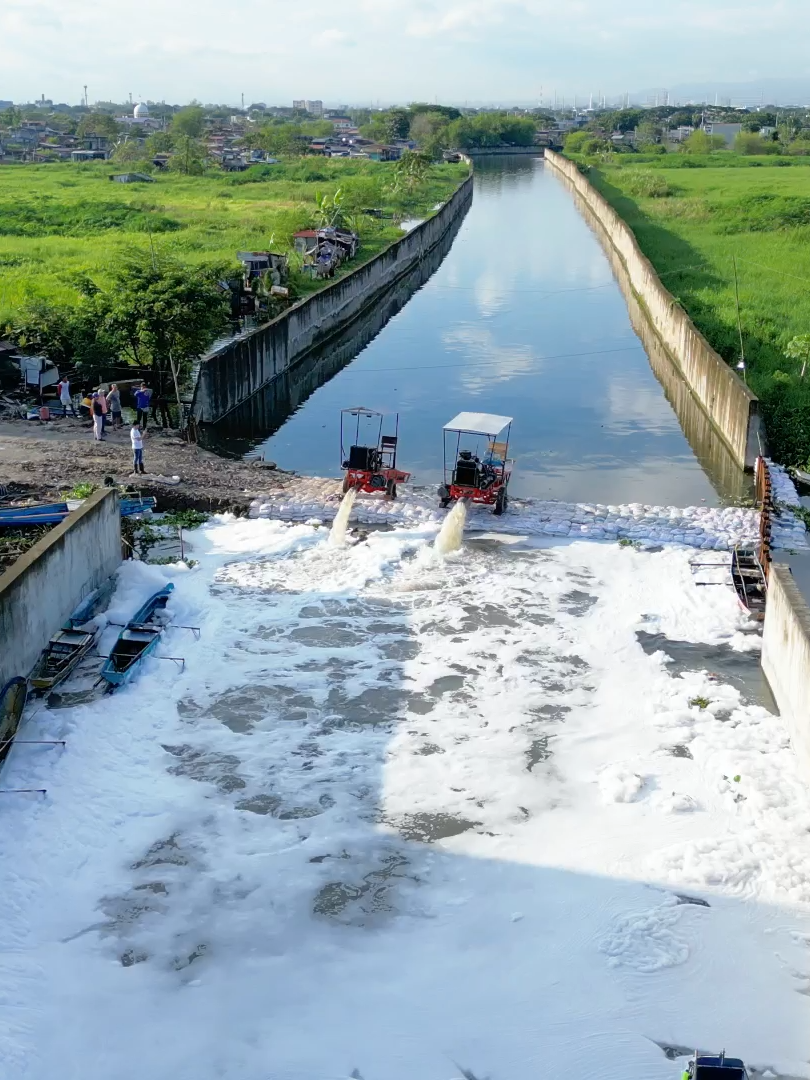 Sinimulan na po ang pag pump ng tubig sa ilog mariano, habang inaantay pa ang dredging sa lawa ng Laguna naway maging successful at may awa ang DIYOS.🙏  #CityOfBiñan #SerbisyongArman #TatakGel #DedikasyonAtAksyon 💚🩷🧡 #tiktokviral #viral #tiktokph #viralvideo #trending #trendingtiktok