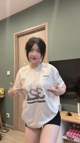 áo xinh the@The Orbit Hood 