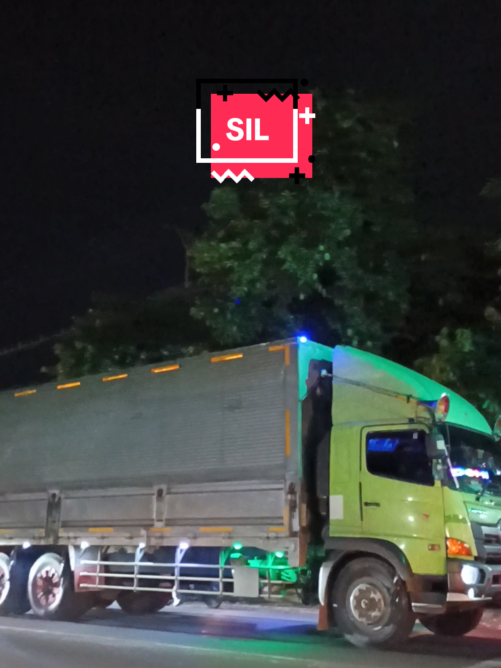 Truk Tronton WingBox Hino 500 Seino Indomobil Logistic