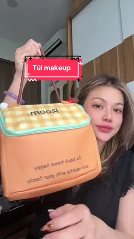Cái túi này thấy cưng mà để cũng dc nhiều đồ lắm mấy pà #makeup #lamdep #viral #TikTokBeauty #beauty 