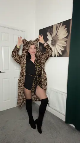 Nu știu cum sa întâmplat,dar am devenit  iubitoare de leopard print 😜😍🥰 #tiktokmademebuyit  #tiktokshopuk  #leopard #print #girls 😮 🛍️ 