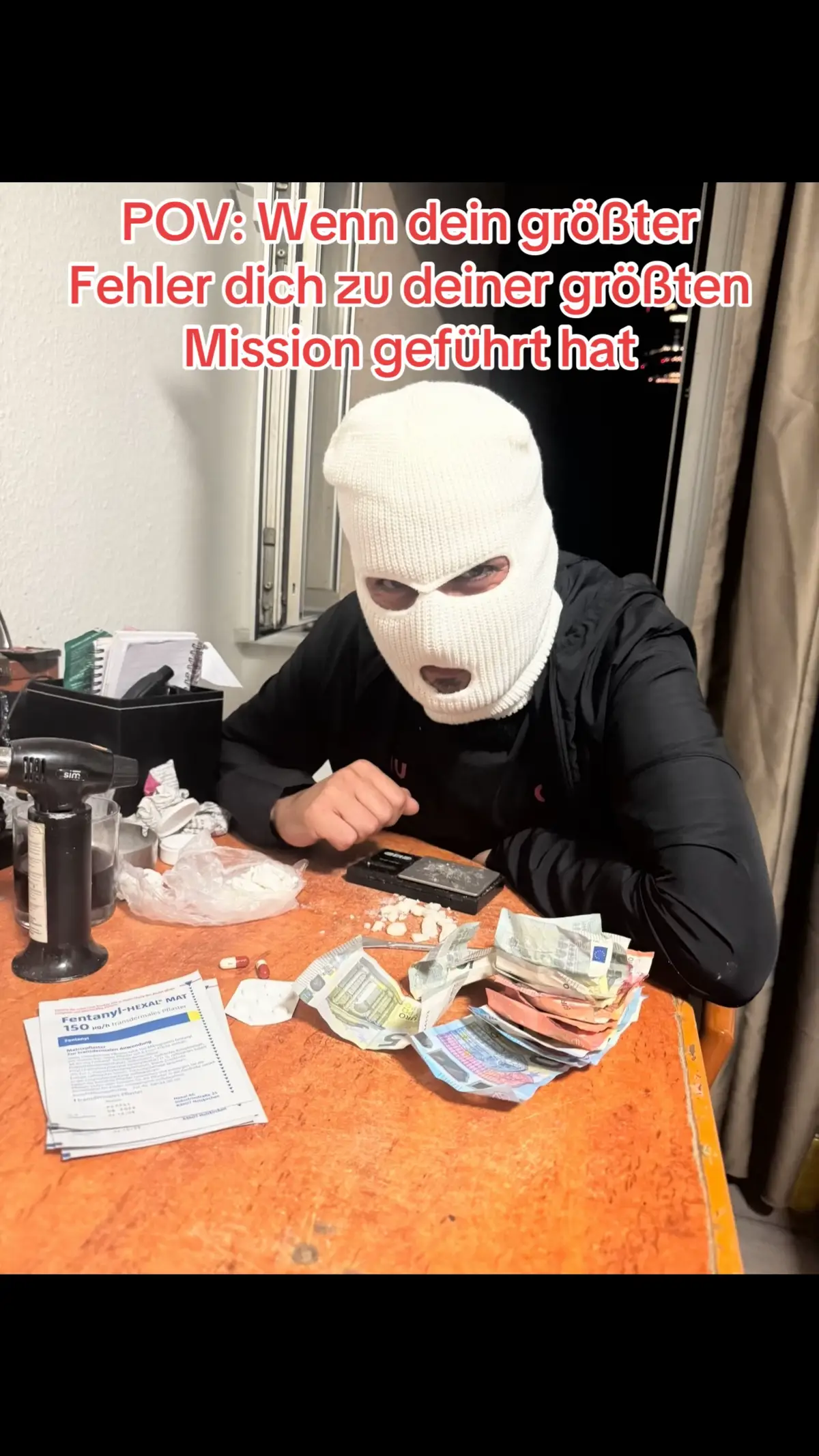 Ich war nicht immer der Mensch, der ich heute bin. Ich hab Dinge gemacht, auf die ich nicht stolz bin. Dinge, die mich fast alles gekostet hätten. Aber genau diese Vergangenheit hat mich zu dem gemacht, der ich heute bin. Ohne sie hätte ich nie verstanden, was es heißt, Verantwortung zu übernehmen. Ohne sie hätte ich nie gelernt, was echte Veränderung bedeutet. Heute nutze ich meine Geschichte, um Menschen zu helfen.Um Hoffnung zu geben, wo andere aufgegeben haben. Und genau das werde ich ab jetzt jeden Tag live hier mit euch teilen. Ich bin dankbar – für jede zweite Chance,für jedes Herz, das hier mitfühlt, und für jede einzelne Person, die Teil dieser Community geworden ist. Wir wachsen gemeinsam. Wir verändern gemeinsam. Und das ist erst der Anfang. #fyp #viral #TeamM069 #ArmeeDerHerzensmenschen #Realstory 