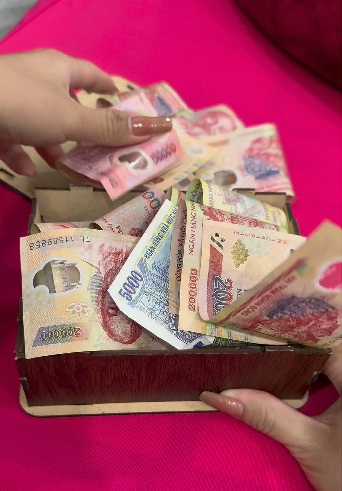 Hộp gỗ tiết kiệm xài tết#emkieutaphoa #hopgotietkiemtien10tr #hopgotietkiemtien #hopgodungtien #hopgotietkiem10tr 