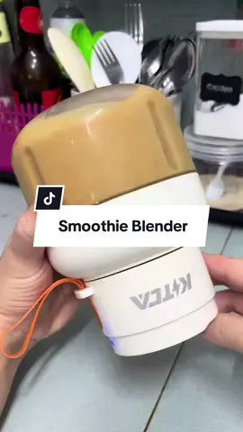 Portable je tapi ais pun boleh hancur pakai blender ni. Senang nak buat smoothie atau ice blended! #blender #portableblender #smoothieblender #kitcablender #juicerblender 