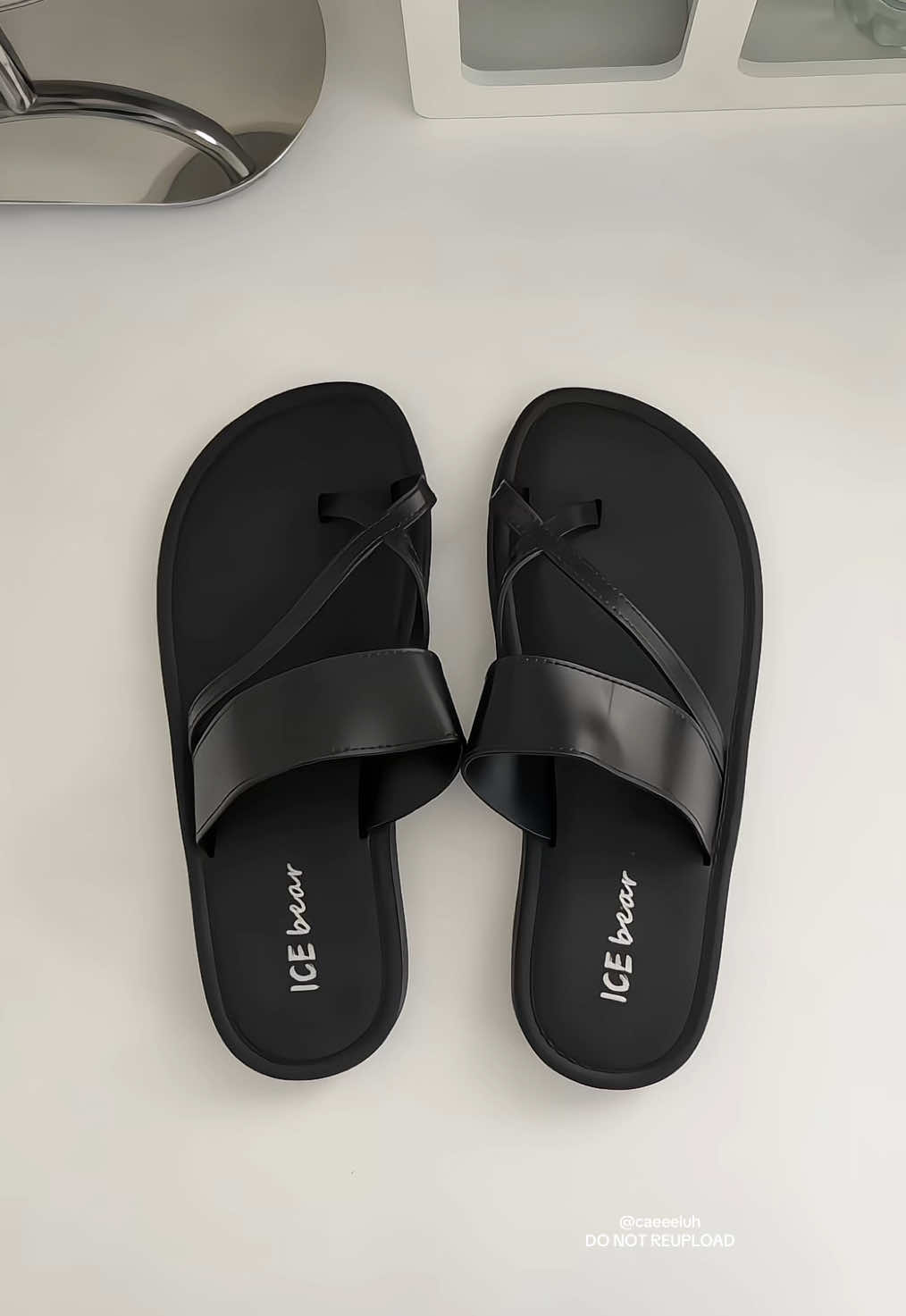 sandals reco 💭🖤 #sandals #flatsandals #slippersandals #basicsandals #comfysandals 