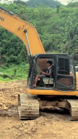 #excavator #operatormuda #tambangemas #operatorganteng #liugong 