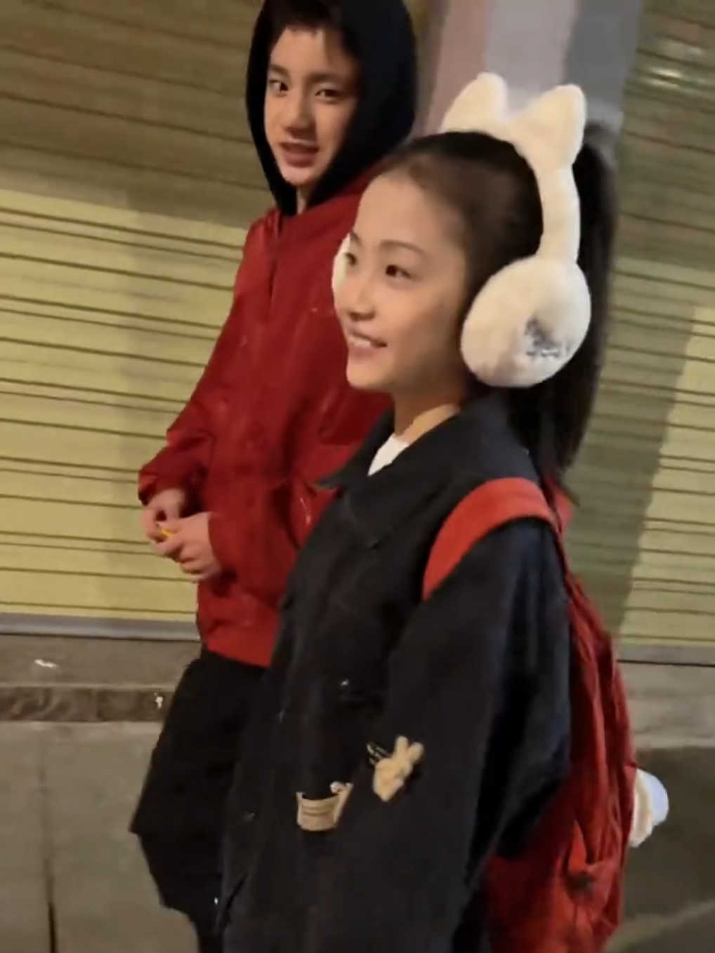 piwit da mulai pdkt nih ga mo kalah dr artis dewasa 😁😁 aku jodohkan Klian dr kecil btw syuting drama baru ya Klian ber2. pngn nntn #baiouran白欧然 #baiouran  #lingjunxian凌俊贤 #lingjunxian #douyin抖音 