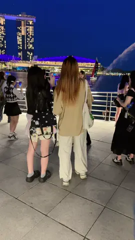 🌆 Discover Singapore 🇸🇬 | The Lion City Awaits! 🦁 From the stunning Marina Bay Sands skyline to the colorful streets of Chinatown, Singapore is full of beauty, culture, and unforgettable moments ✨🌸 Explore Gardens by the Bay, Sentosa Island, and the best city views in Asia 🌏🔥 Singapore — clean, modern, and one of the world’s top travel destinations! 💫✈️ #Singapore #VisitSingapore #SingaporeCity #MarinaBaySands #foryou 