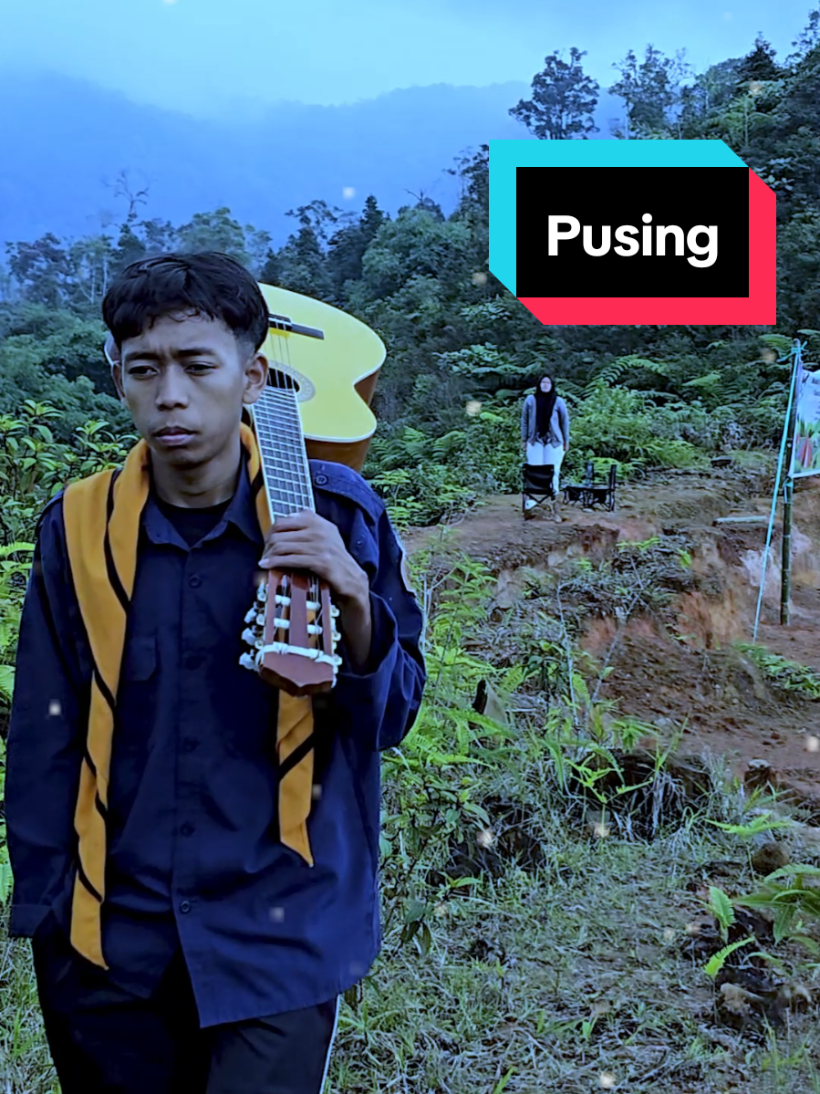 Lagi ganteng gantengnya nge gitar.... eh ada [lanjutin sendiri di qoute nya bikin sakit tapi menyadarkan...tonton ampe abis #draskul #dragun #fyppppppppppppppppppppppp #kingadit #cool 