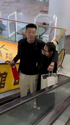 Tặng quà truyền thống xưa rồi, Giờ anh em con trai thích người yêu mình tâm lý thế này cơ #dakocom #meme #5090 #tangqua #vga 