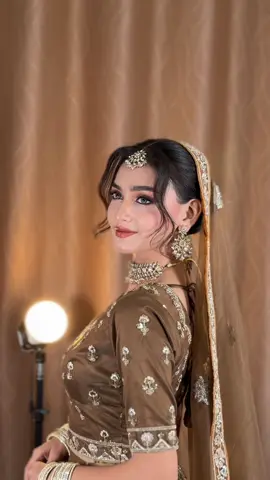 Soft Glam for the bride ✨🤎 သတို့သမီးလေးရဲ့ စိတ်တိုင်းကျလေး ပြင်ဆင်ပေးထားပါတယ် 🥰 Makeup & Hair by me 💄 #bridalmakeup #indianbridalmakeup #indianbridalmakeupartist 