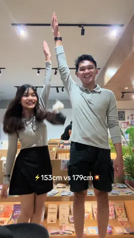 doberman and his cihuahua #couple #doberman #cihuahua 