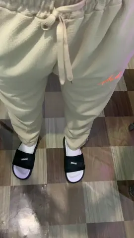 Arlo  fashion unisex waffle pants #pantsrecommendation #pantsformen #pantsforwomen #wafflepants #pantsoutfitideas 