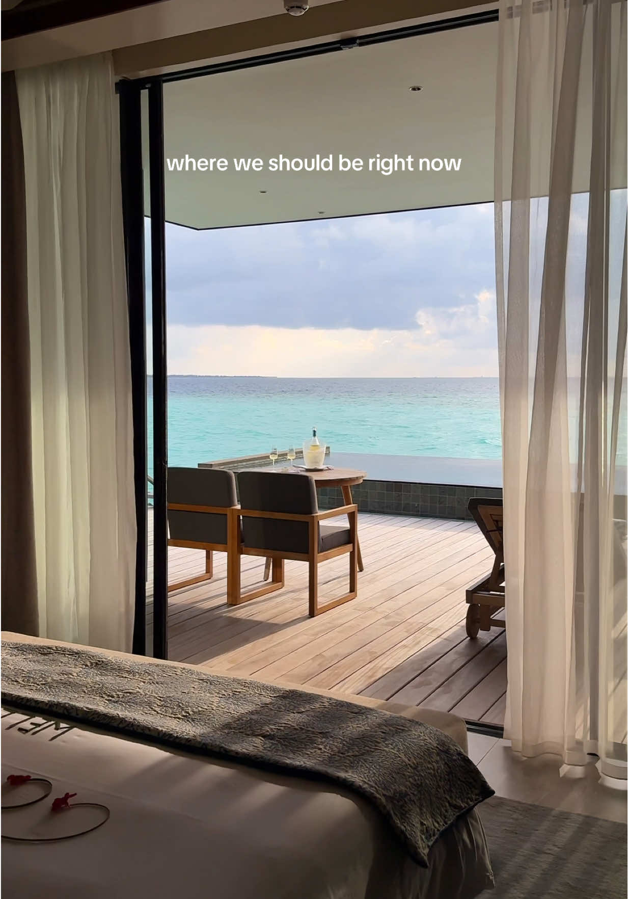 📍 Veligandu Maldives #hotelgoals #morningvibes #ocean 