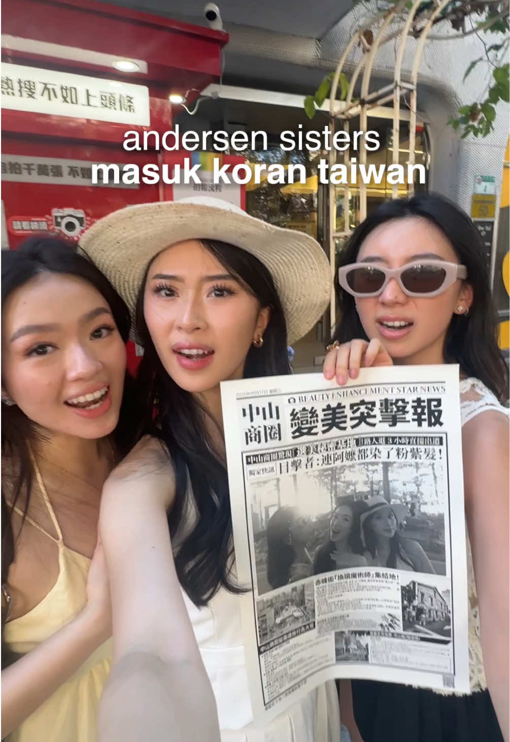 siapa yang udah pernah photobooth di sini kayak kita? 🙋🏻‍♀️ #AndersenSisters 