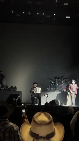 #UnPuñoDeTierra  #RamonAyala  #HistoriaDeUnFinalTour  #ElReyDelAcordion  #fyp  10.25.2025 