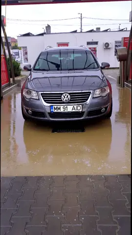 aveți grijă 😂🤣 #vwpassat #viral #fyp #CapCut #drive 