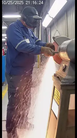 #cctvcamera #cctvfootage #nearmiss #workshoptiktok #workplacesafety 