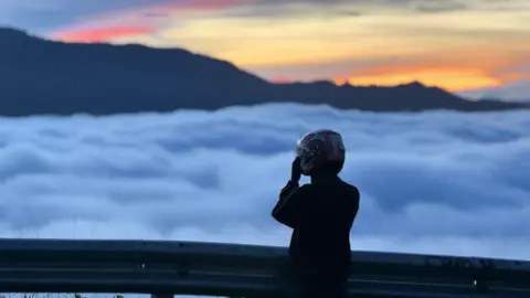 Cuộc đời ta có mấy lần mười Năm  💕💕 nên sống chậm lại và tận hưởng ⛅️⛅️⛰️⛰️🌈🌈❤️❤️💕💕 #canhdep #uocduoclenxuhuong #xhtiktok #sanmay #yeucuocsong 