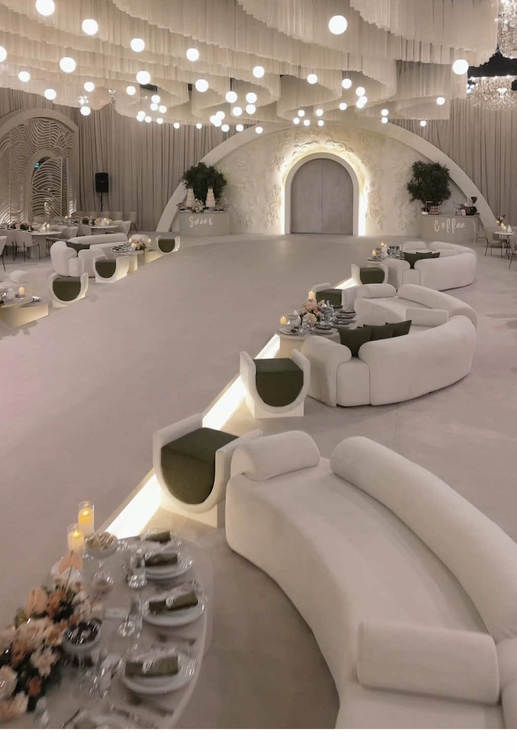 luxurious wedding 💍🤍 BY : Gorgeous Events || Wedding planner || MR Ahmed : 0097466651644 MR Mahmoud : 0097430506640 #قطر #viraltiktok #explorer #wedding #qatar🇶🇦 