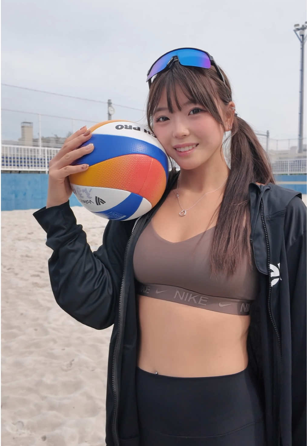 秋といえば？🍂 Speaking of autumn, what do you think of?🌰🍁 #beachvolleyball #volleyball #volleyballplayer 