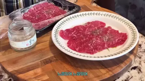 j-hope cooking with him mom 👩👨🐿  👨You're good? 🐿It's done. It's over 🐿Let's get it 🐿My favorite beef pancake 🐿Just put it in like this? 🐿Mom, are you slow? My son is getting ready quickly 👨I'm sorry~ 🐿Wow! It's so good ~He's a star..but at home, he's a son to his mother. #jhope# junghoseok #jhope 