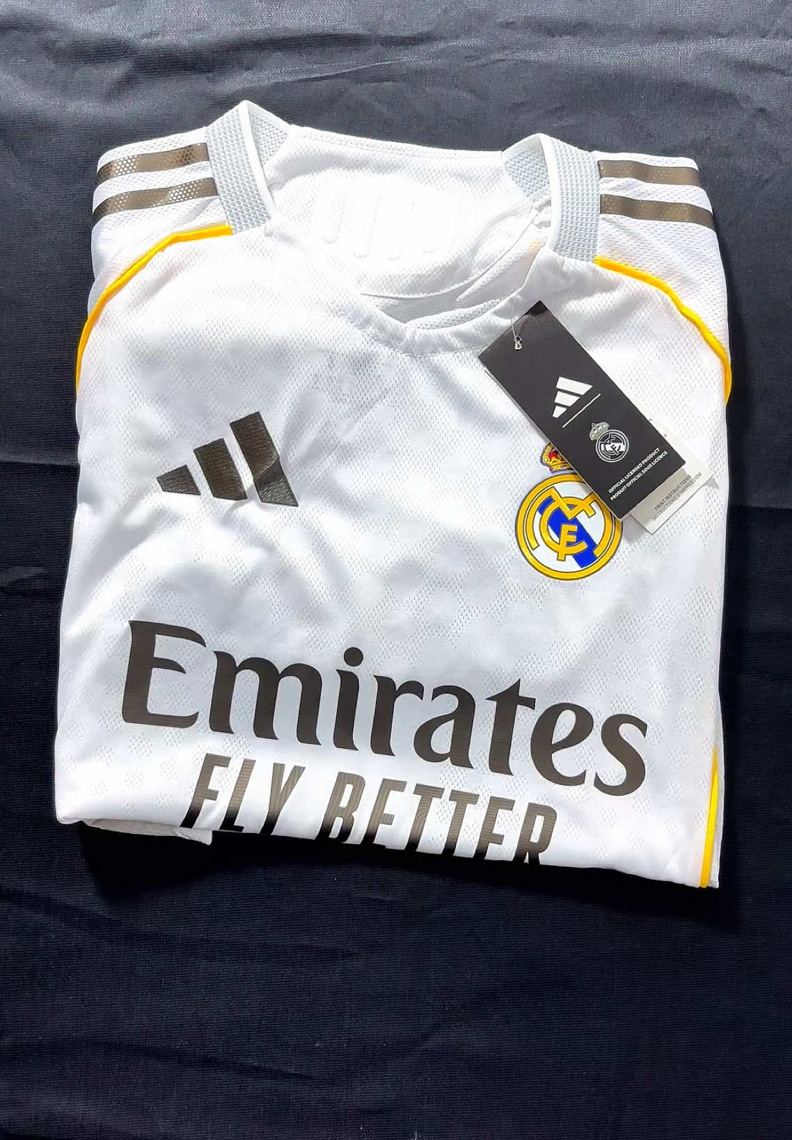 2025/26 New Real Madrid home football jerseys#RealMadrid #jersey #shirt #kit #footballshirt #footballjersey #soccerjersey #soccertiktok #Soccer #footballtiktok #football2025 #OOTD #fyp #fouryou #futbol #futboltiktok #2025shirt #2025Jersey #footballkit #newjersey #newkit #newshirt #2025 #2026 #Jerseyshop #wholesale 