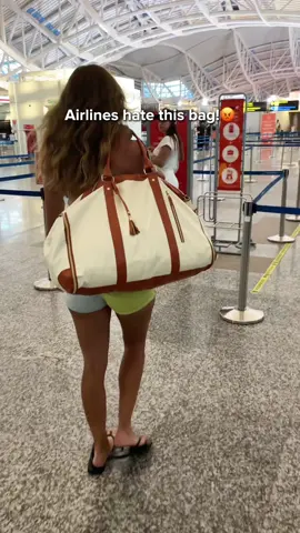 I can’t believe how much money this bag saved me😭 Link in my bio💗 #travellabag #packwithme #uktravel #travellife #carryonbag 