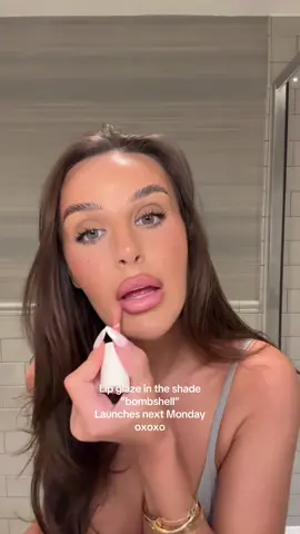 Your welcome xoxo #fyp #lipgloss 