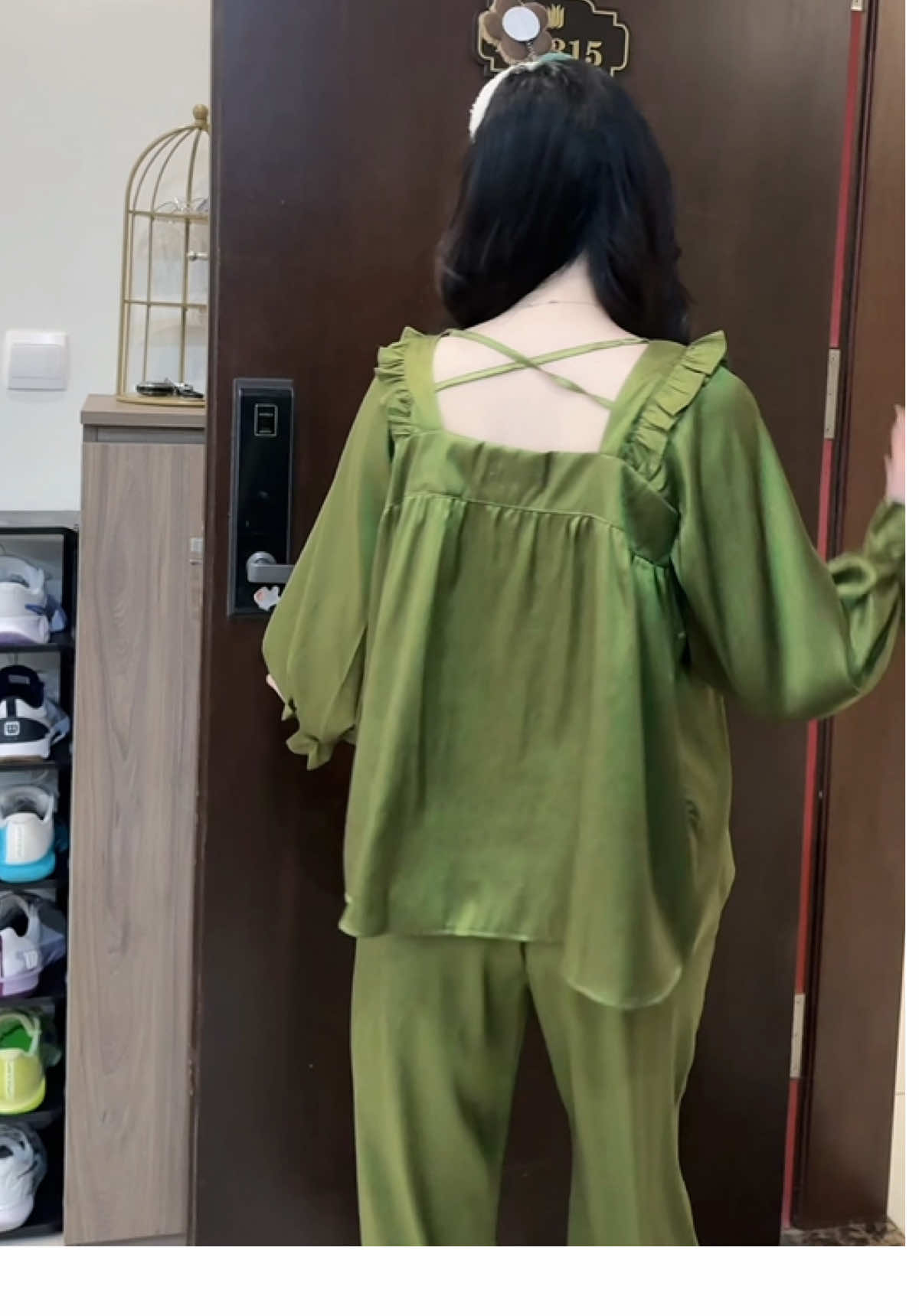 Màu này trắng da vch í ce