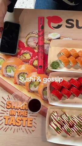 Azi e momentul perfect să-ți aduci bestie-ul și să vă răsfățați cu meniul Esushi 🍣 Dă tag persoanei cu care ai împărți o bârfă savuroasă și o porție de sushi delicioasă! 😋 #sushi#bucharest#romania🇷🇴#esushi#bestietime 
