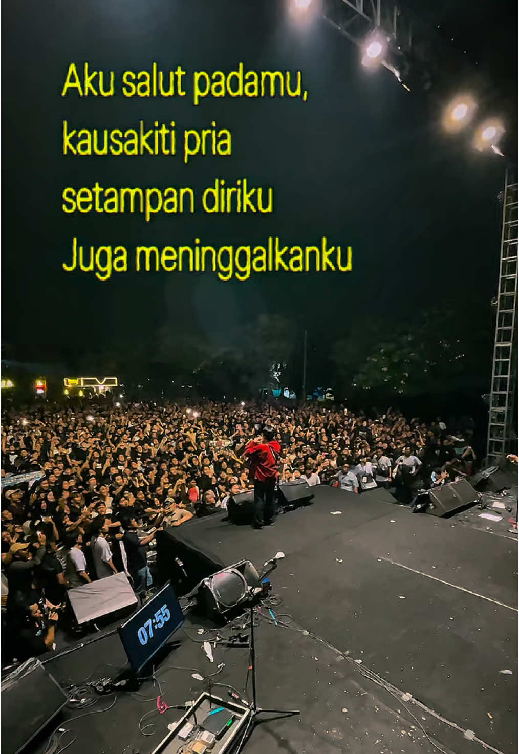 Jatuh cinta boleh, tapi jangan lupa… wanita masih banyak 😗 Semangat untuk kawan kita yang mergokkin pacarnya di gacoan 🫡