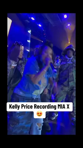 #KellyPrice on stage during last nights #Verzuz #Nolimit #cashmoney giving bestie ENERGYYYYY 😍😍😍